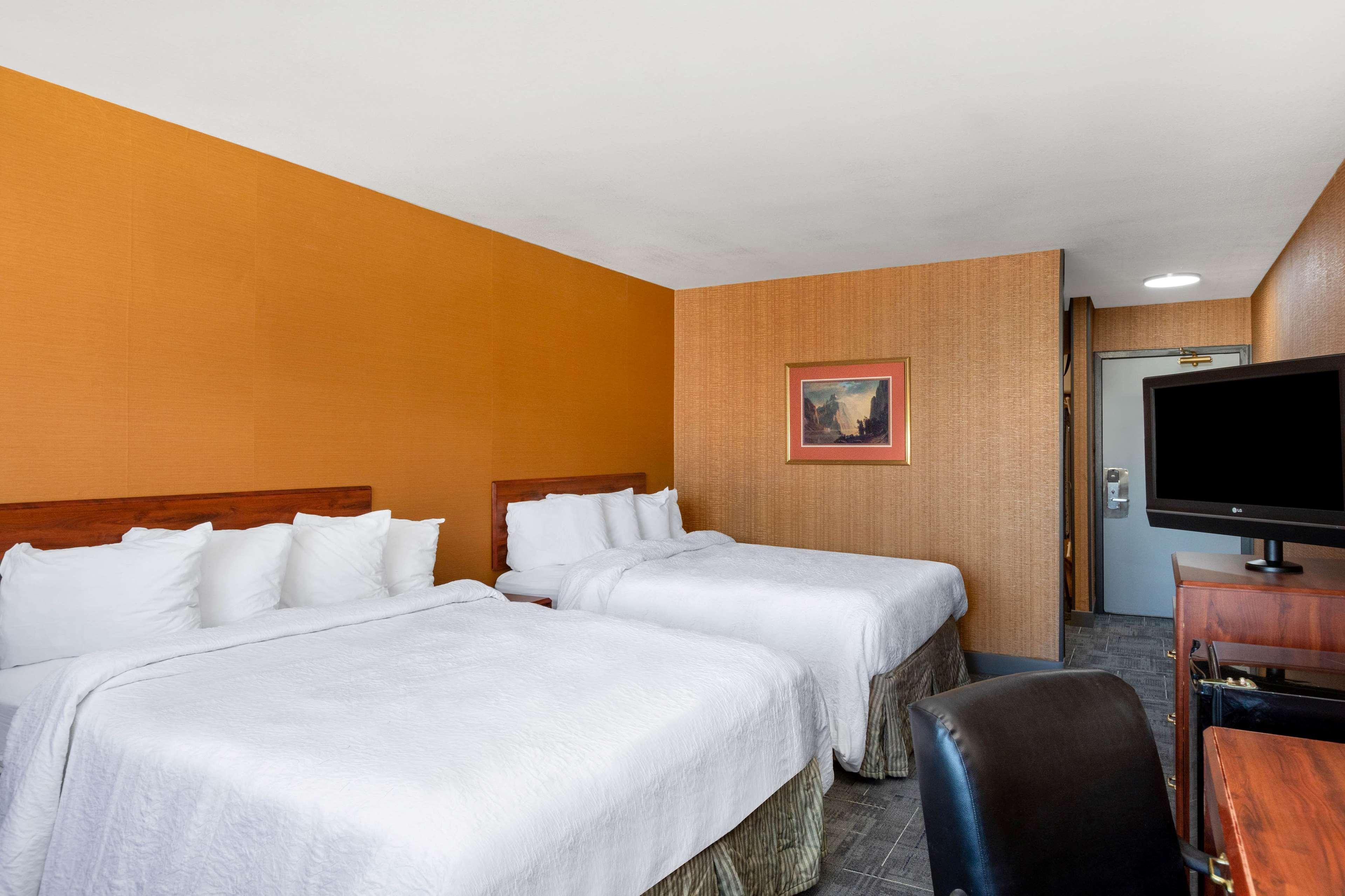 Howard Johnson By Wyndham Gillette Exteriér fotografie