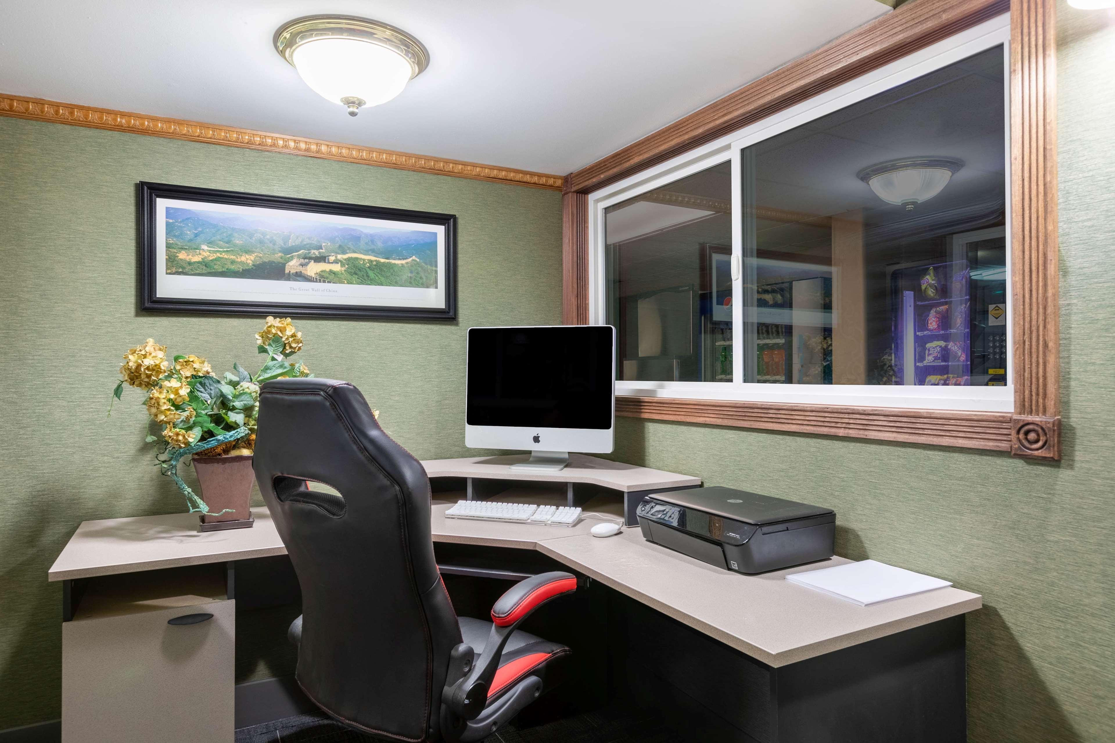 Howard Johnson By Wyndham Gillette Exteriér fotografie