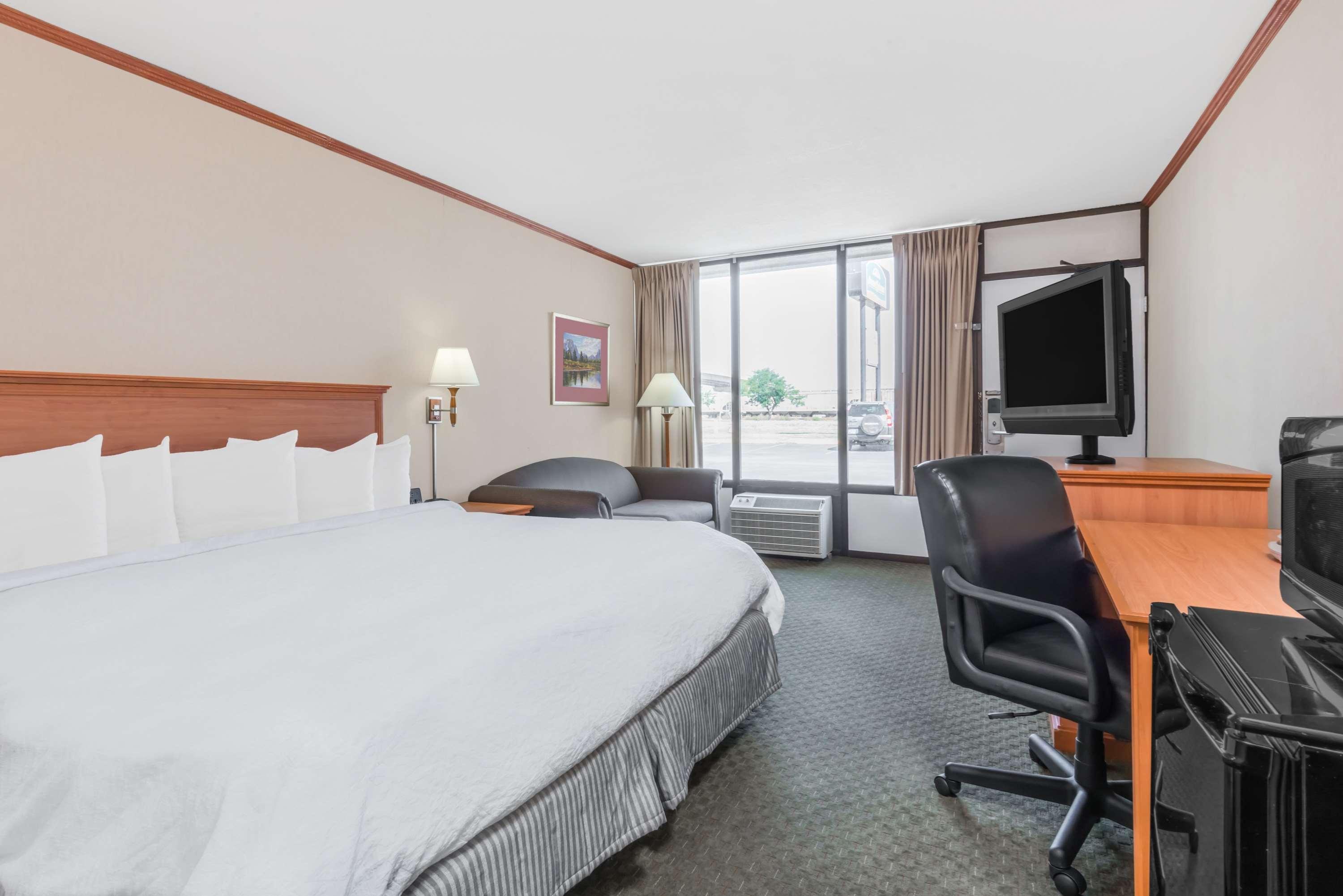 Howard Johnson By Wyndham Gillette Exteriér fotografie